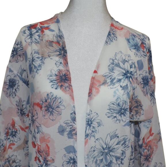 Star Vixen Sheer Floral Coverup with Gathered Back Flared Sleeves Size Small NWT - Picture 2 of 3